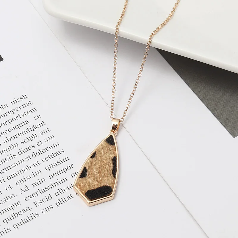 Collier pendentif géométrique  - Body Jewelry Brands avis et prix